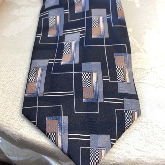 Trump Arrow purple pattern Silk Tie - Picture 6 of 7